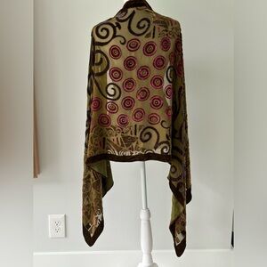 Beautiful Lightweight Shawl with Velveteen Appliqués